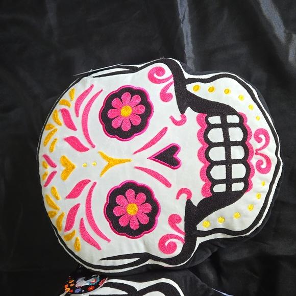 Pillows - Picture 2 of 5